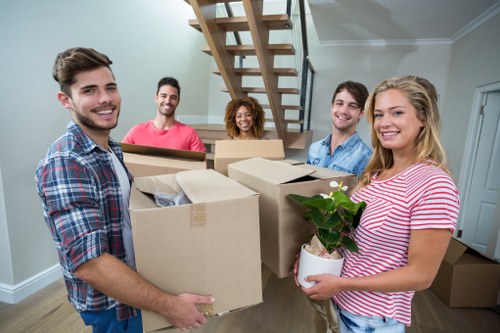 Local moving team handling access challenges in Ravenscourt Park