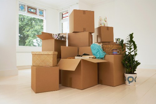 Professional moving van support for Ravenscourt Park customers