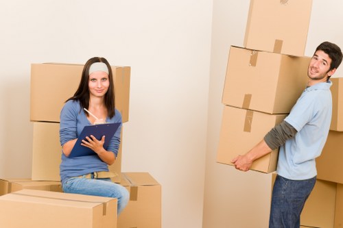 Local house moving service for Ravenscourt Park homes and flats